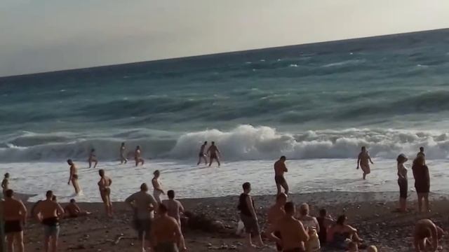 Волны на черном море в Абхазии смотреть онлайн