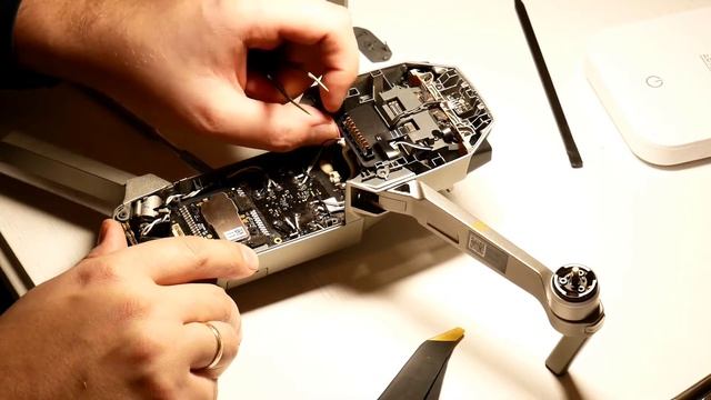Замена платы ESC на Dji mavic pro смотреть онлайн