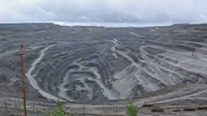 ВЗРЫВ в карьере ЦЕНТРАЛЬНЫЙ г.КОСТОМУКША.mp4