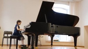 "Сонатина до мажор" игра на фортепиано