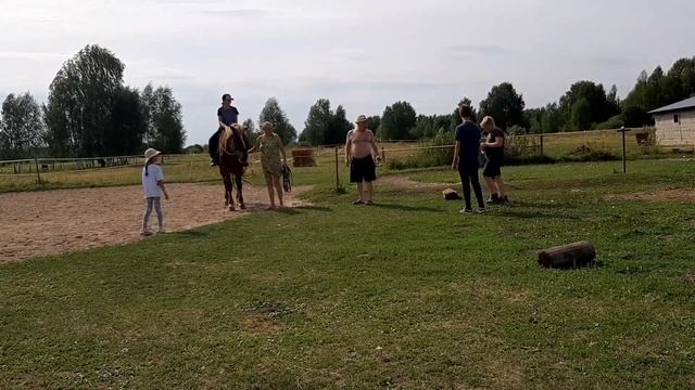 А хотели только номер телефона спросить! Школа верховой езды Анны Лопатиной. Хвосцово