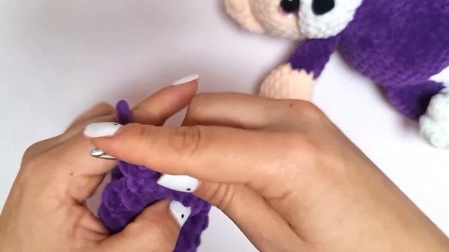 Подробное описание Мишка в пижаме с колпаком|ЧАСТЬ 3 колпак и оформление| вязание игрушки амигуруми смотреть онлайн