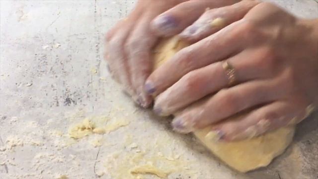 Готовим ПЕСОЧНЫЕ РОГАЛИКИ с начинкой из повидла! Простой РЕЦЕПТ К ЧАЮ!