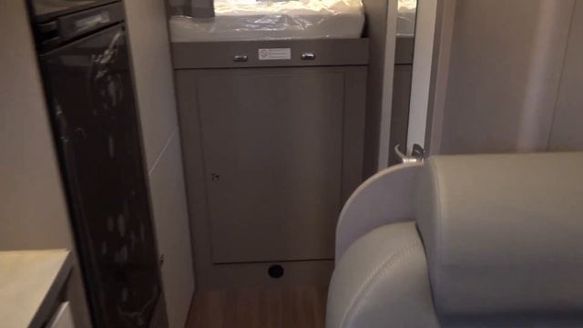 Preiswertes Familien Wohnmobil Etrusco 7300 DB Modell 2022 смотреть онлайн