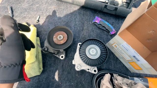 MERCEDES W203 C240 MAINTENANCE AIR FILTER, SERPENTINE, PULLEY, & TENSIONER REPLACEMENT (M112) смотреть онлайн