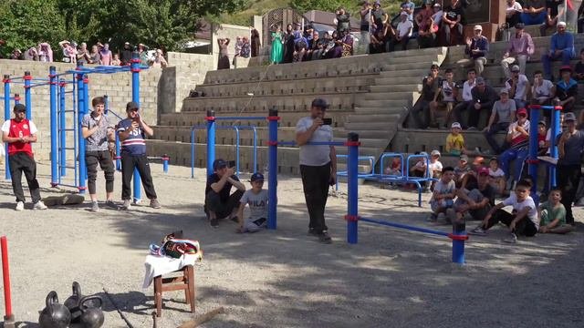 Второй ежегодный волейбольный турнир памяти братьев Гасангусейновых в с.Хиндах Шамильского района.
