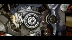 Замена сальника вторичного вала (ведущей звезды) KTM SXF250