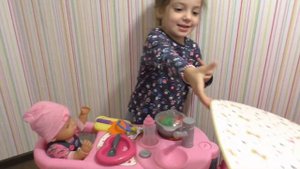 Кукла Baby Born кушает, плачет, писает... София КАК МАМА / Видео для девочек