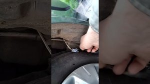 Снятие и чистка насоса омывателя Рено Меган 2. Лёгкий способ.