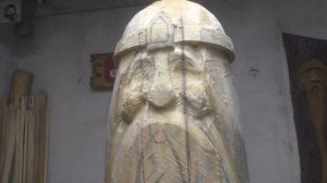 ЧУР из большого бревна пилим бензопилой, резьба по дереву бензопилой, пилим идола, Wood carving
