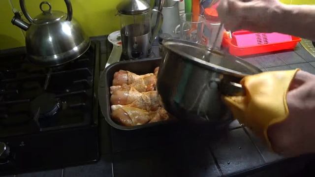 Готовлю дома.Простой рецепт в духовке.Курочка с золотистой корочкой. смотреть онлайн