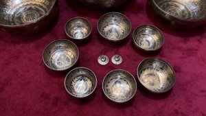 Как ПРАВИЛЬНО пользоваться НАБОРАМИ разных ПОЮЩИХ ЧАШ | Звучание НАБОРА ГИГАНТСКИХ ПОЮЩИХ ЧАШ