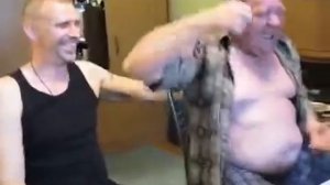 Муравей слониху под пальмой)