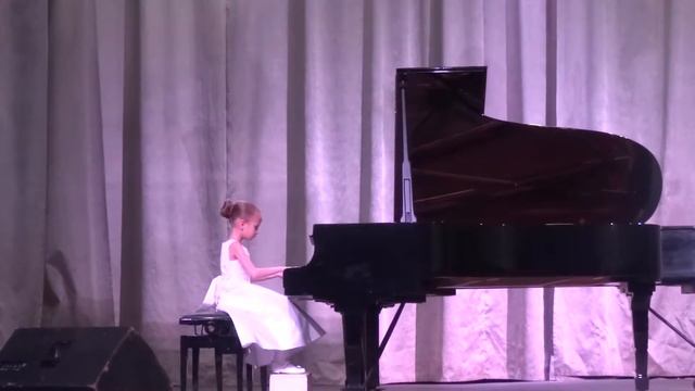 Алана.ДШИ - 1 класс.Вариация на русскую народную песню. смотреть онлайн