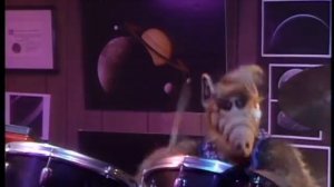 The Muppets - Alf Rock and Roll Video (Your the one whos out of this World)