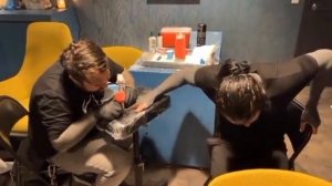 Ronnie Radke getting blackout tattoo on hand 2/19/2023