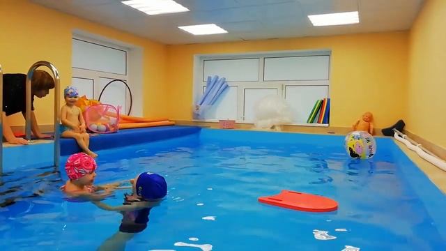 Занятие плаванием в ясельной группе смотреть онлайн