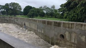 Las Piñas River Drive