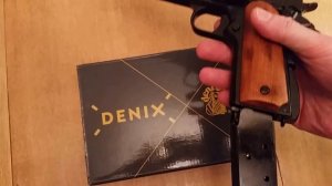 Пистолет Кольт m1911 деревянные накладки, Colt M1911 pistol, Denix replica M-1227