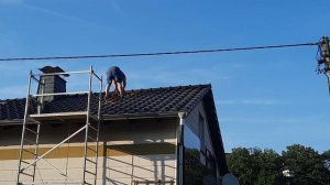 Монтаж солнечных панелей на крыше дома своими руками.