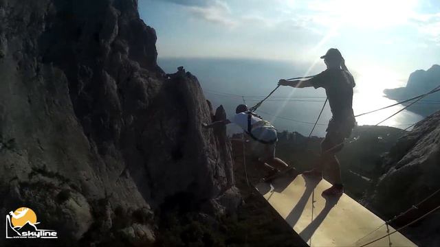 Саша Ильяс-Кая, бухта Ласпи роупджампинг в Крыму с командой Скайлайн смотреть онлайн