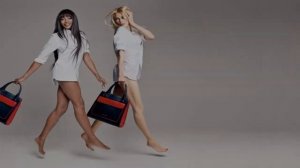 Купить женскую сумку на колесиках