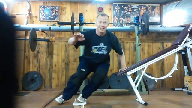 Силовая тренировка коленей в заклоне смотреть онлайн