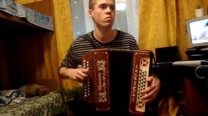 Игра на гармони. Выходил на поля молодой агроном