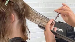 Женская стрижка ДЛИННЫЙ БОБ 2020 средние волосы - Артем Любимов стрижки. Как постричь длинное каре!