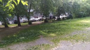 Электросамокат Куго м4про. Он слабенький! Он должен на дыбы вставать!