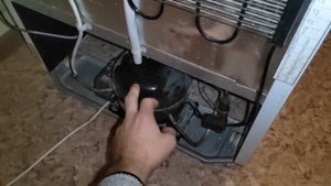 Холодильник не запускается после перевозки на боку