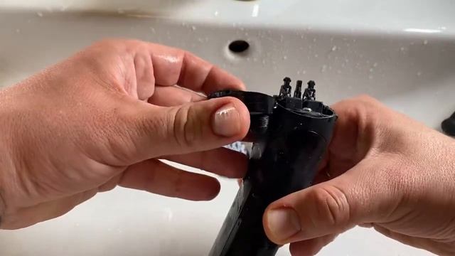 How to clean your Braun Series 3 shaver under running water Braun Series 3 310s Wet & Dry DIY смотреть онлайн