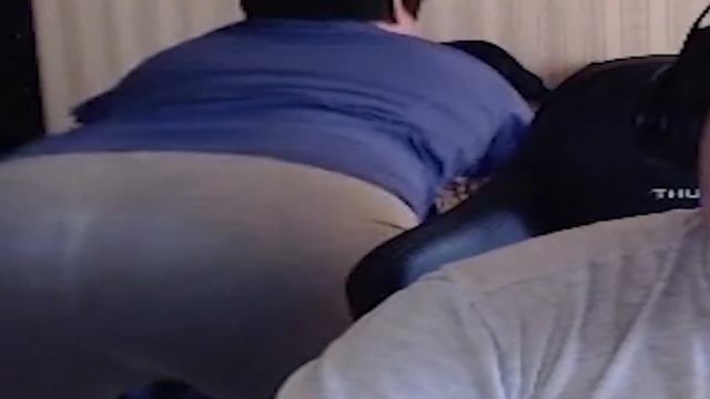 муханджан тверкает и пердит под умку на протяжении минуты смотреть онлайн