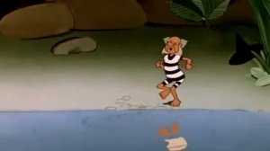 А гном идет купаться