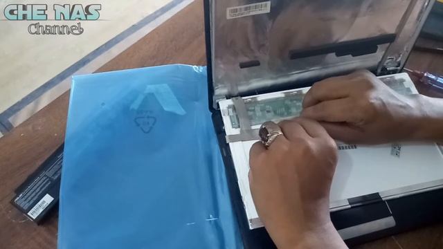 Cara Ganti LCD Asus eepc 1215 смотреть онлайн