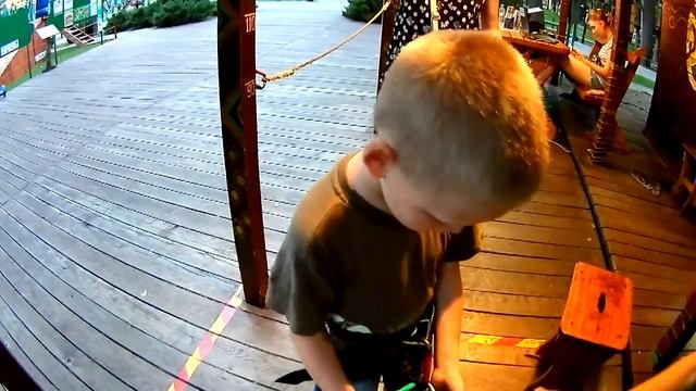 Аттракционы в парке Горького (Харьков) смотреть онлайн