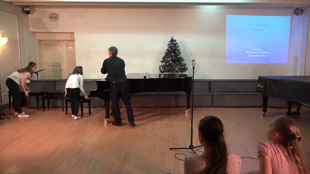 Справа и слева синее небо. 21.12.17 смотреть онлайн