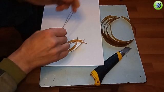 Плетение корзины  (часть № 3) делаем квадратики из ленты от пластиковых бутылок.