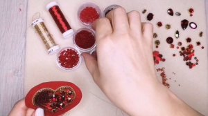 23.Мастер класс брошь сердце из бисера, паеток и кристаллов.