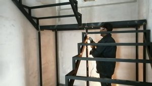 Металлокаркас лестницы с площадкой