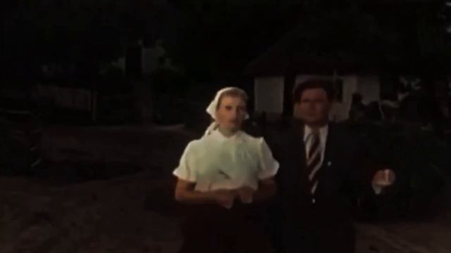 Любимая застольная песня...Расцвела под окошком белоснежная вишня