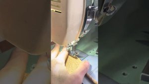 Шитье из шнура зиг-загом использование лапки для потайной строчки