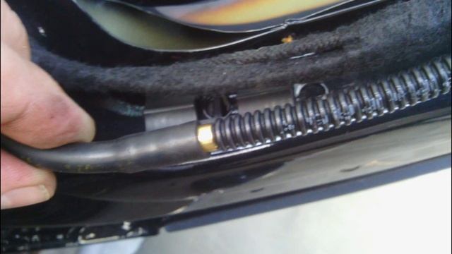 Проверка и ремонт концевика ляды багажника - VW Passat B7 2.0d смотреть онлайн