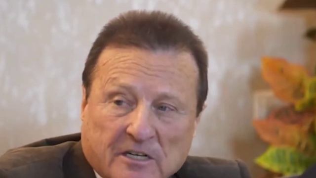 Г. Шипов, П. Гаряев. АУРА человека. Растения реагируют как и Человек.