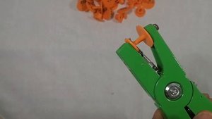 Биркач (биркователь) клипсатор для установки ушных бирок овцам, баранам, козам , свиньям, МРС, КРС