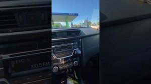 Краткий обзор приборной панели и консоли управление в автомобиле.