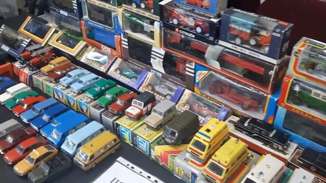 Ярмарка моделей на рынке Ретро смотреть онлайн