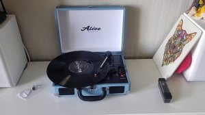 Виниловый проигрыватель Alive Audio