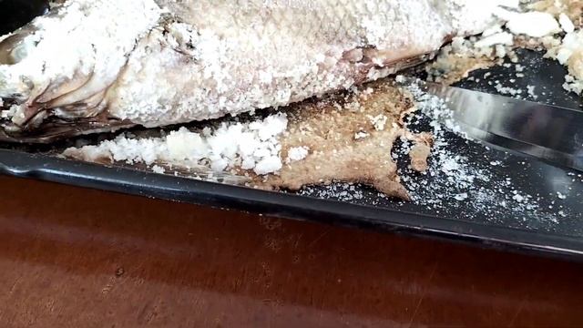 Как приготовить лещ вкусно.Запеченый лещ в собственном соку