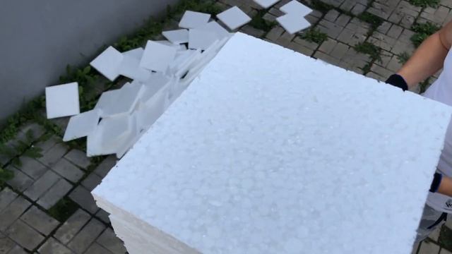 Раскаленный шар 1000 градусов против 100 листов пенопласта!